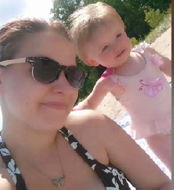 فيديو مذهل.. كلاب بيتابول تنقض على امريكية وتنهش جسدها دون مقاومة!! صورة رقم 2