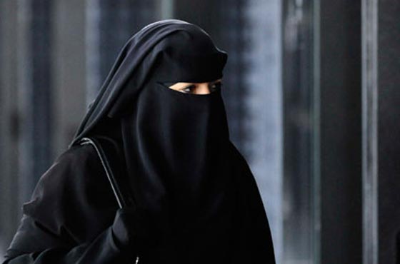 منذ بداية السنة الجديدة.. لومبارديا الايطالية تحظر النقاب والبرقع صورة رقم 1