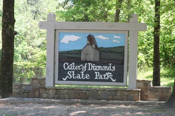 تعرف على المنجم الوحيد المفتوح أمام الناس للبحث عن الماس صورة رقم 1