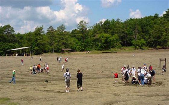 تعرف على المنجم الوحيد المفتوح أمام الناس للبحث عن الماس صورة رقم 6