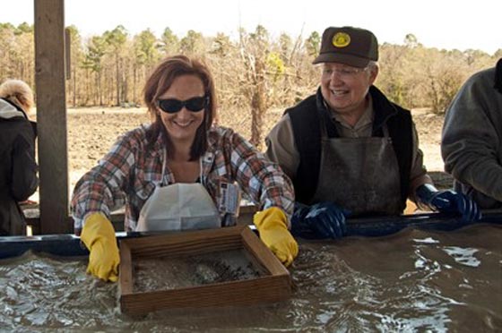 تعرف على المنجم الوحيد المفتوح أمام الناس للبحث عن الماس صورة رقم 12