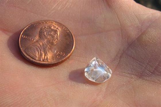 تعرف على المنجم الوحيد المفتوح أمام الناس للبحث عن الماس صورة رقم 21