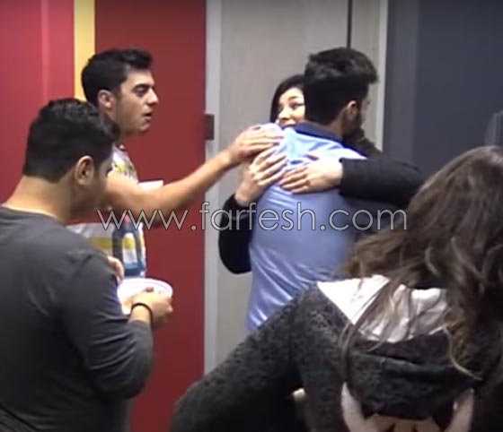 فيديو حنان الخضر تعود من فرنسا: انيس يعانقها ورفاييل يبعده عنها! صورة رقم 5