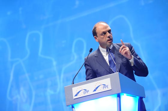 الاوروبيون يطالبون الايطاليين بالتعامل مع اللاجئين بصرامة اكثر صورة رقم 1