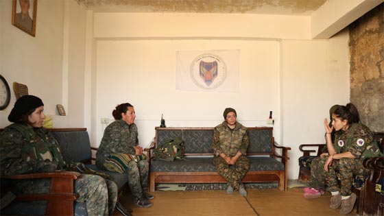 صور المسيحيات السريانيات.. كتيبة جديدة تتصدى للدواعش في سوريا صورة رقم 8 صور المسيحيات السريانيات.. كتيبة جديدة تتصدى للدواعش في سوريا صورة رقم 8