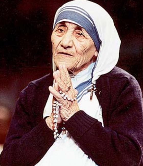 البابا يعترف بمعجزة الام تيريزا التي ستصبح قديسة صورة رقم 1