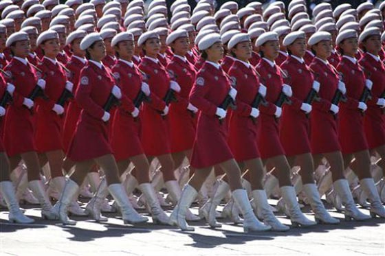 حسناوات، ناعمات ومقاتلات يتألقن في مختلف جيوش العالم صورة رقم 4 حسناوات، ناعمات ومقاتلات يتألقن في مختلف جيوش العالم صورة رقم 4