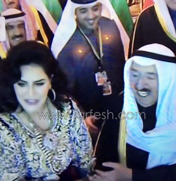 فيديو وصور احلام تتكئ على العكاز وتقبّل يد امير الكويت صورة رقم 3