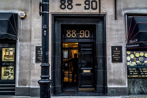 لندن تنشغل باكبرعملية سرقة مجوهرات.. وبمنفذيها المسنين صورة رقم 4