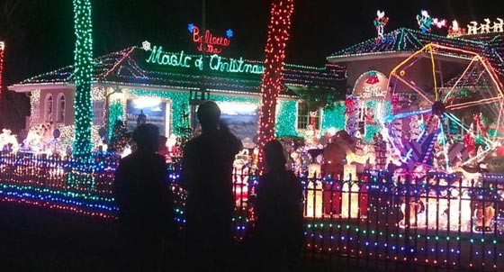 دعوى قضائية ضد أمريكي حول منزله الى مهرجان اضواء في العيد صورة رقم 1