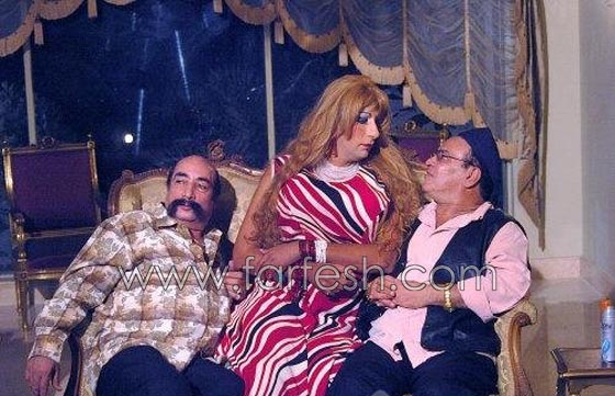 فنانين نجوم تخلوا عن (رجولتهم) ولعبوا دور امرأة منهم عادل امام، محمد هنيدي وإسماعيل يس  صورة رقم 11