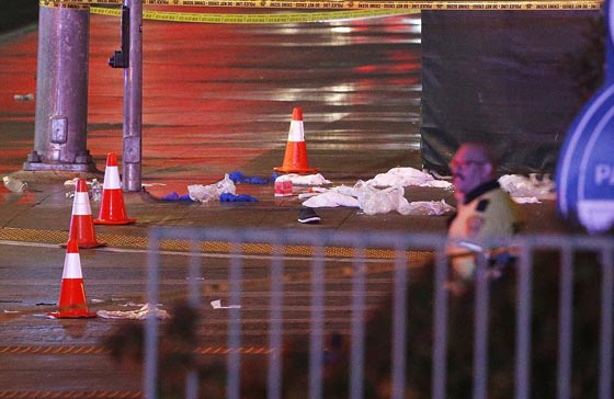 سائقة تدهس حشدا من الناس بعد مسابقة ملكة جمال وتوقع 37 بين قتيل وجريح صورة رقم 4 سائقة تدهس حشدا من الناس بعد مسابقة ملكة جمال وتوقع 37 بين قتيل وجريح صورة رقم 4