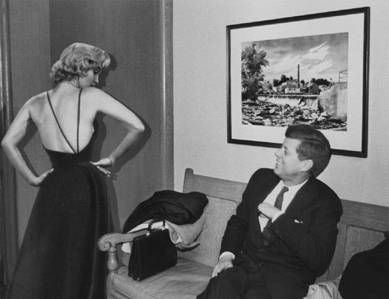 فضائح الرؤساء تهز العالم.. هل تعلم ان ارتباط اوباما بزوجته من اجل الابناء فقط؟ صورة رقم 2 فضائح الرؤساء تهز العالم.. هل تعلم ان ارتباط اوباما بزوجته من اجل الابناء فقط؟ صورة رقم 2