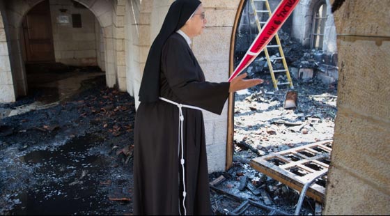 اسرائيلي متطرف يصف المسيحيين بمصاصي الدماء ويدعو لمنع احتفالاتهم وطردهم صورة رقم 9 اسرائيلي متطرف يصف المسيحيين بمصاصي الدماء ويدعو لمنع احتفالاتهم وطردهم صورة رقم 9