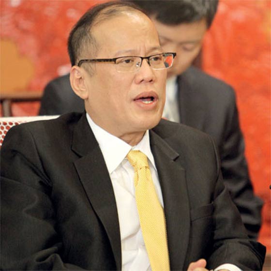 تاج ملكة جمال الكون يكشف عن تاج العشق الذي يربطها برئيس البلاد صورة رقم 9