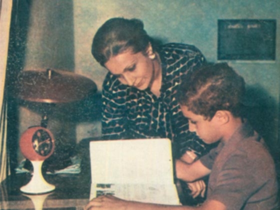 سوزان مبارك في مجموعة صور نادرة تغزو مواقع التواصل بمصر صورة رقم 3