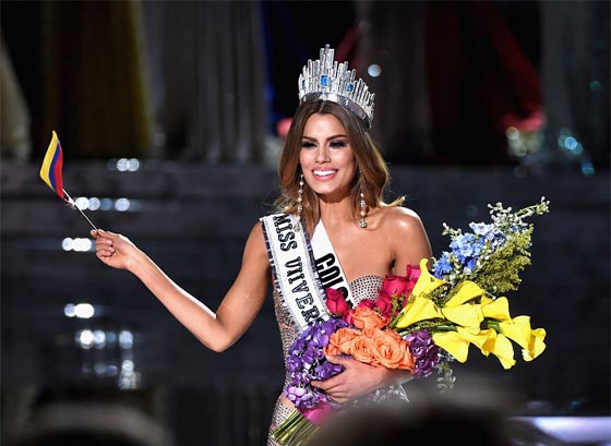 رسالة من ملكة جمال كولومبيا في مركزها.. اصبحت الملكة بضع دقائق صورة رقم 5