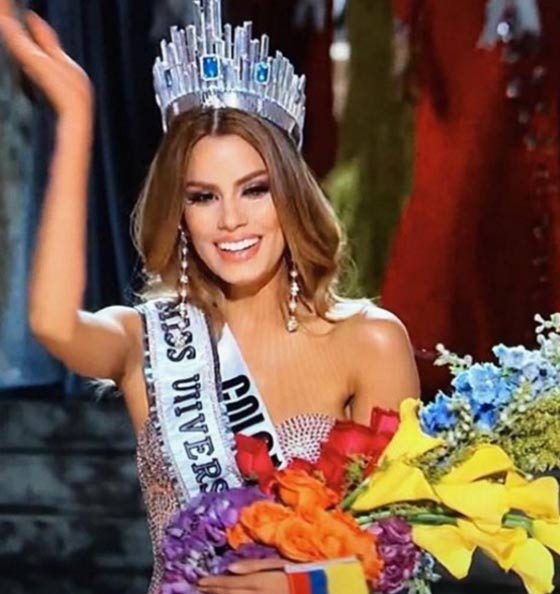 رسالة من ملكة جمال كولومبيا في مركزها.. اصبحت الملكة بضع دقائق صورة رقم 3