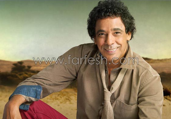 فيديو محمد منير يغني (مدد يا رسول الله) ويمزج الإسلام برسالة المسيح صورة رقم 3