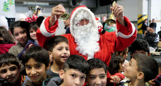 مسيحيو العالم العربي يضيئون شمعة العيد في بحر من الاحزان صورة رقم 8