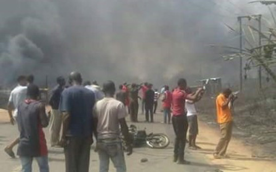 اكثر من مئة قتيل في انفجار صهريج للغاز في نيجيريا صورة رقم 1 اكثر من مئة قتيل في انفجار صهريج للغاز في نيجيريا صورة رقم 1