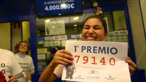 لاجئ بالقارب الى اسبانيا يربح 440 الف دولار باليانصيب صورة رقم 1 لاجئ بالقارب الى اسبانيا يربح 440 الف دولار باليانصيب صورة رقم 1