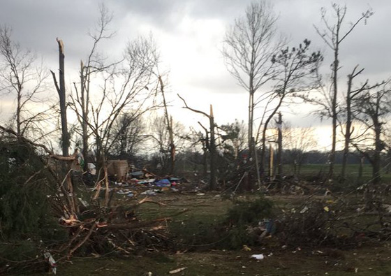 مصرع 14 شخصا في الولايات المتحدة نتيجة العواصف في ليلة العيد صورة رقم 4 مصرع 14 شخصا في الولايات المتحدة نتيجة العواصف في ليلة العيد صورة رقم 4