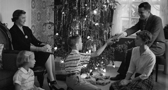 صور احتفالات عيد الميلاد المجيد من الحرب العالمية وحتى الآن صورة رقم 4 صور احتفالات عيد الميلاد المجيد من الحرب العالمية وحتى الآن صورة رقم 4