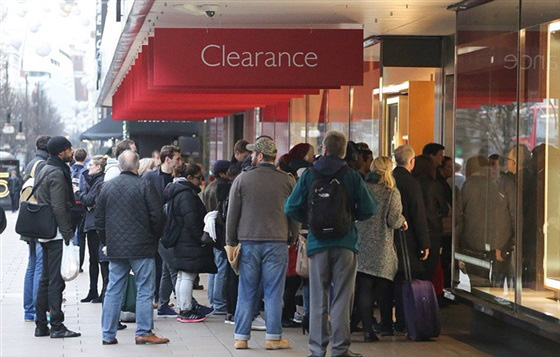 زحمة يا دنيا.. 27 مليون بريطانيا يتسوقون ليلة عيد الميلاد صورة رقم 1 زحمة يا دنيا.. 27 مليون بريطانيا يتسوقون ليلة عيد الميلاد صورة رقم 1