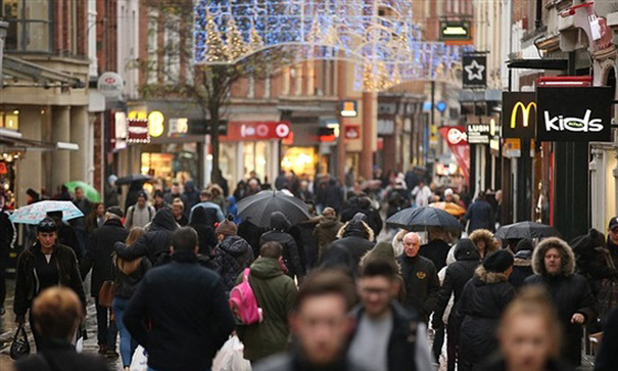 زحمة يا دنيا.. 27 مليون بريطانيا يتسوقون ليلة عيد الميلاد صورة رقم 2 زحمة يا دنيا.. 27 مليون بريطانيا يتسوقون ليلة عيد الميلاد صورة رقم 2