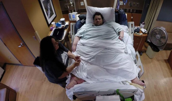 وفاة اسمن رجل في العالم عن وزن يناهز 450 كغم  صورة رقم 2