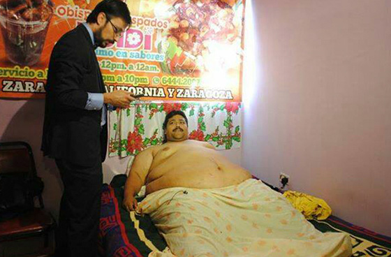 وفاة اسمن رجل في العالم عن وزن يناهز 450 كغم  صورة رقم 5