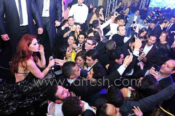 بعد مشاجرة في حفل هيفاء وهبي، فيديو خناقات ومشاجرات افسدت حفلات 7 مطربين  صورة رقم 7