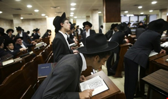 جدل في اسرائيل بسبب اعفاء المتدينيين اليهود من الخدمة العسكرية صورة رقم 1