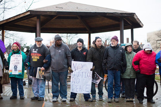 غضب واحتجاجات في نيويورك بعد تبرئة شرطي من قتل طفل اسود صورة رقم 11
