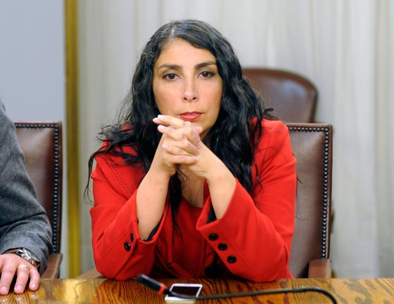 بطانية تحرج نائبة برلمانية وتدخلها دائرة الاستهتار والسخرية صورة رقم 9 بطانية تحرج نائبة برلمانية وتدخلها دائرة الاستهتار والسخرية صورة رقم 9