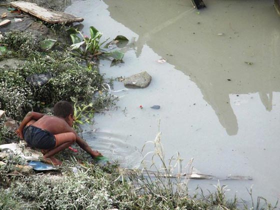 رقم مذهل.. حوالي الخمسين طفلا يغرقون يوميا في بنغلادش!! صورة رقم 3 رقم مذهل.. حوالي الخمسين طفلا يغرقون يوميا في بنغلادش!! صورة رقم 3