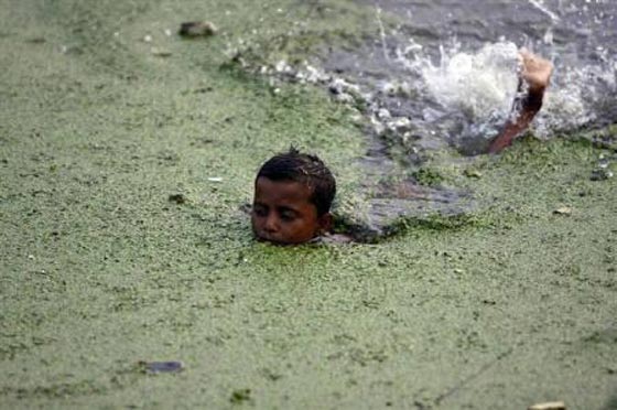 رقم مذهل.. حوالي الخمسين طفلا يغرقون يوميا في بنغلادش!! صورة رقم 1 رقم مذهل.. حوالي الخمسين طفلا يغرقون يوميا في بنغلادش!! صورة رقم 1