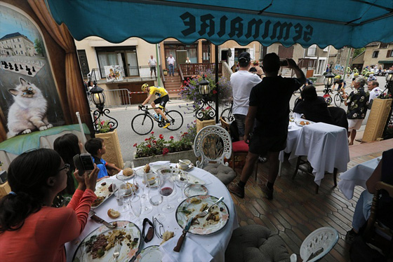 حكاية 10 صور مؤثرة التقطها مصورون في لحظات خاصة صورة رقم 7 حكاية 10 صور مؤثرة التقطها مصورون في لحظات خاصة صورة رقم 7