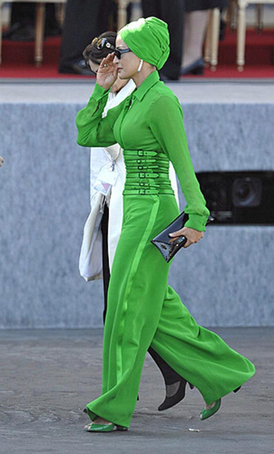 هل فعلا أصيبت الشيخة موزة بجلطة في المخ وتتلقى العلاج في سويسرا ام ان زوجها هو المصاب؟ صورة رقم 5 هل فعلا أصيبت الشيخة موزة بجلطة في المخ وتتلقى العلاج في سويسرا ام ان زوجها هو المصاب؟ صورة رقم 5