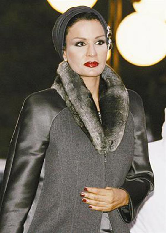 هل فعلا أصيبت الشيخة موزة بجلطة في المخ وتتلقى العلاج في سويسرا ام ان زوجها هو المصاب؟ صورة رقم 8 هل فعلا أصيبت الشيخة موزة بجلطة في المخ وتتلقى العلاج في سويسرا ام ان زوجها هو المصاب؟ صورة رقم 8