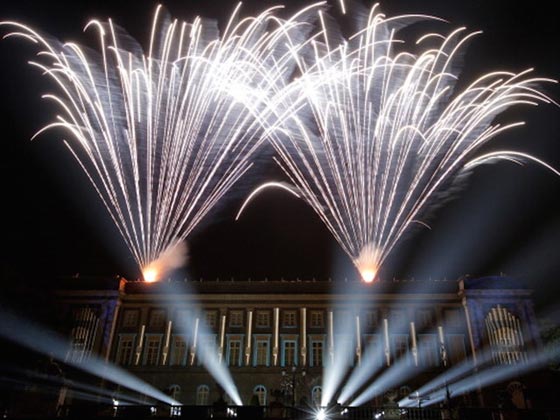 باريس تحتفل براس السنة رغم الهجمات الارهابية.. خلافا للعديد من العواصم صورة رقم 18 باريس تحتفل براس السنة رغم الهجمات الارهابية.. خلافا للعديد من العواصم صورة رقم 18