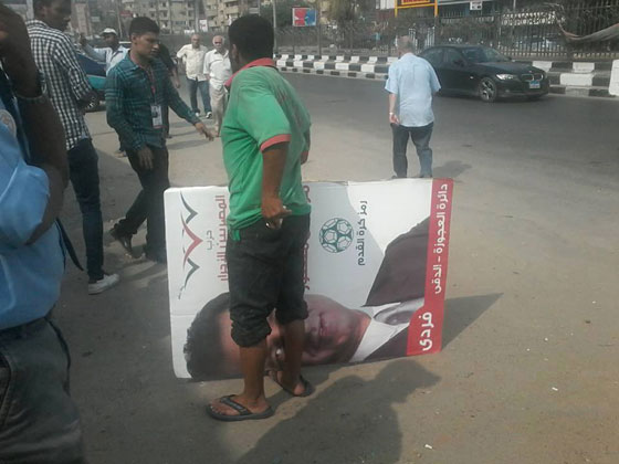 طرائف المصريين في الانتخابات.. عجوز تصوت للمرحوم وآخر يدخل مع حماره صورة رقم 22