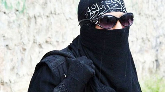 انتحارية بولحسن عاشت طفولة عنيفة وعاقرت الخمر في الملاهي ولم تقرأ القرآن صورة رقم 7 انتحارية بولحسن عاشت طفولة عنيفة وعاقرت الخمر في الملاهي ولم تقرأ القرآن صورة رقم 7