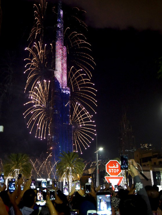 صور مبهرة.. هكذا ودع العالم عاما واستقبل العام الجديد 2016 صورة رقم 45 صور مبهرة.. هكذا ودع العالم عاما واستقبل العام الجديد 2016 صورة رقم 45