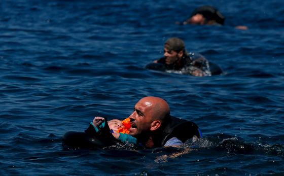 رحلات الموت للاجئين كانت ابرز المشاهد التي هزت العالم في 2015 صورة رقم 1 رحلات الموت للاجئين كانت ابرز المشاهد التي هزت العالم في 2015 صورة رقم 1