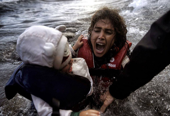 رحلات الموت للاجئين كانت ابرز المشاهد التي هزت العالم في 2015 صورة رقم 5 رحلات الموت للاجئين كانت ابرز المشاهد التي هزت العالم في 2015 صورة رقم 5