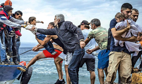 رحلات الموت للاجئين كانت ابرز المشاهد التي هزت العالم في 2015 صورة رقم 16 رحلات الموت للاجئين كانت ابرز المشاهد التي هزت العالم في 2015 صورة رقم 16