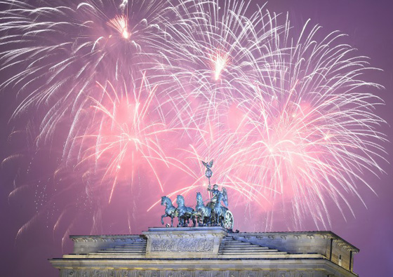 صور مبهرة.. هكذا ودع العالم عاما واستقبل العام الجديد 2016 صورة رقم 40 صور مبهرة.. هكذا ودع العالم عاما واستقبل العام الجديد 2016 صورة رقم 40