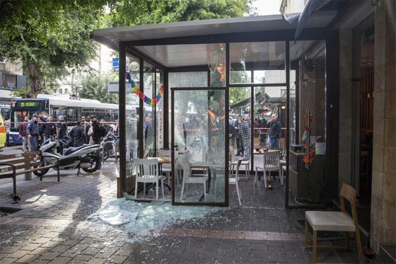 عمليات بحث واسعة على منفذ هجوم تل ابيب والخلفية الثأر من اسرائيل صورة رقم 3